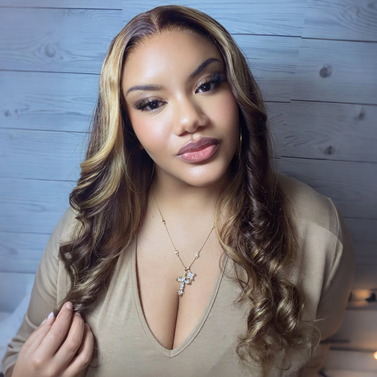 VALLBEST P4/27 Body Wave 13x4 HD Lace Glueless Human Hair Wig with Drawstring